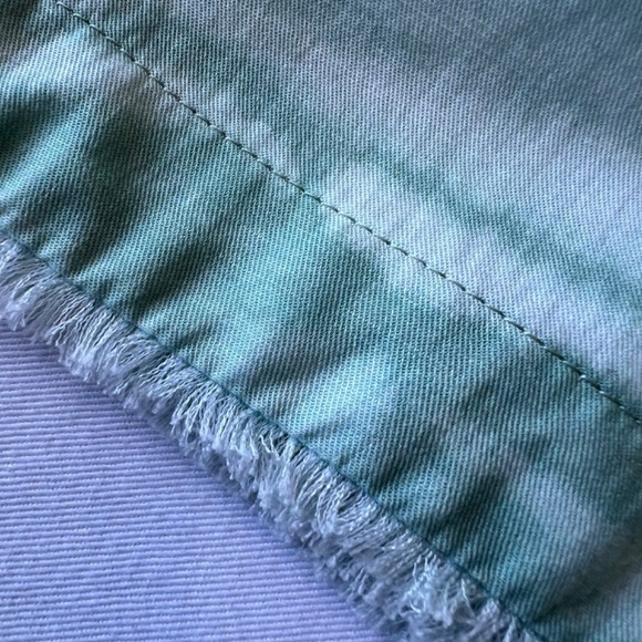 Bella Dahl flat front shorts with matching sash - Picture 6 of 12